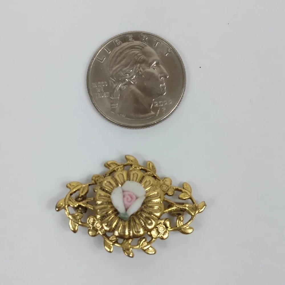 Vintage Floral Brooch Art Deco Retro Filigree Porcelain